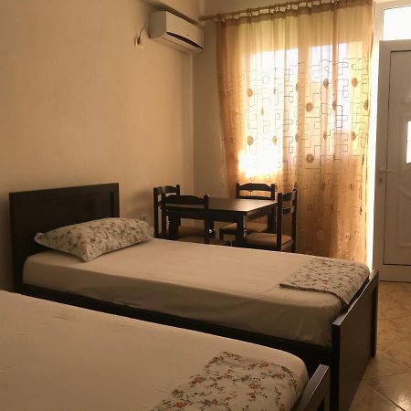 Guesthouse Flamur Ksamil Extérieur photo